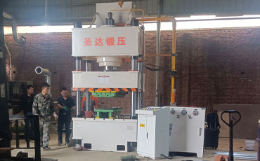 不銹鋼水箱加工設(shè)備有哪些？