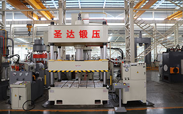 如何選擇定制200噸四柱液壓機(jī)？