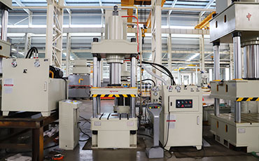 選購四柱液壓機(jī)需了解些什么？